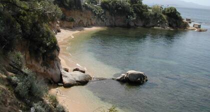 Ground floor villa 5 minutes from the beach in a quiet area.