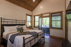 3 soverom, strykejern/-brett, reiseseng for barn og wi-fi (inkludert)