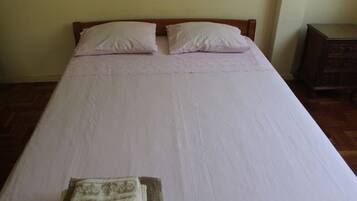 2 quartos, Wi-Fi de cortesia, roupa de cama