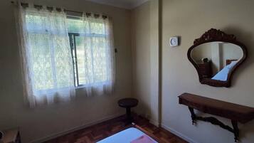 2 quartos, Wi-Fi de cortesia, roupa de cama