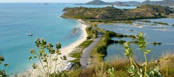 Close to beach. Peaceful location. Private pool.