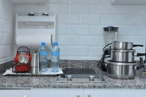 Refrigerador y utensilios de cocina 