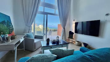 Honeymoon Apartment | Living area