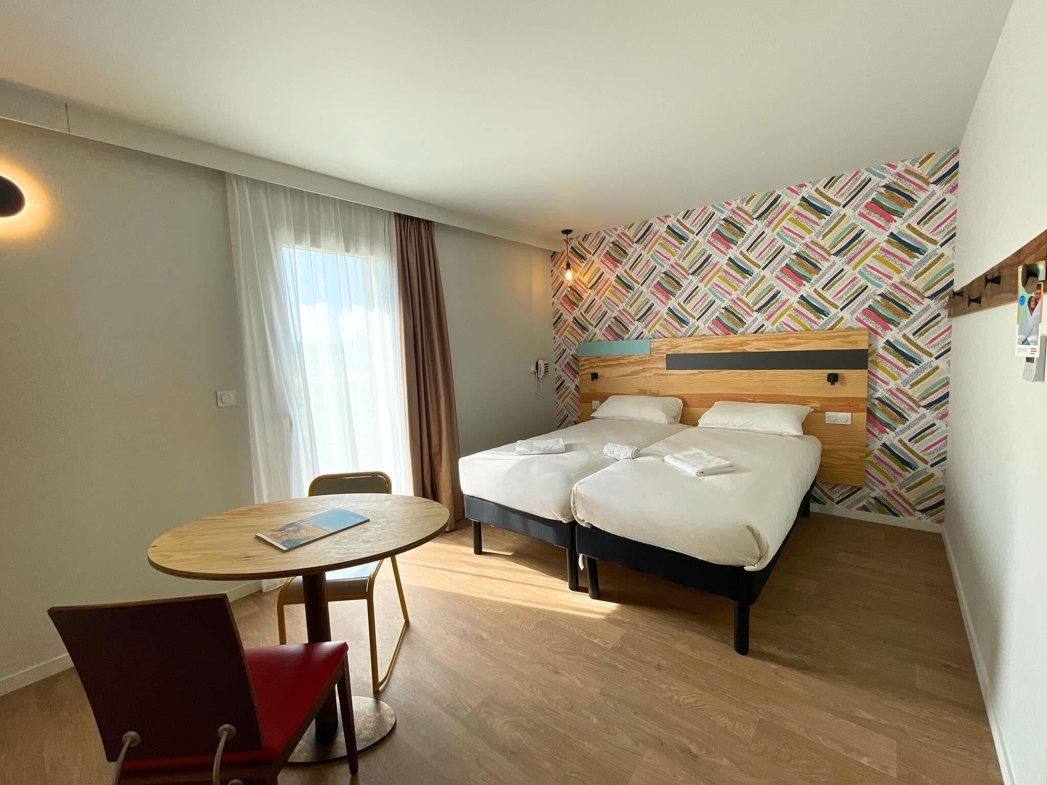 Room (Long stay. 2 people) | Soundproofing, free WiFi, bed sheets
