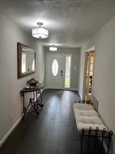 Gigi’s Cottage!!    Beautiful House Near Kemah and Johnson's Space Center. It's