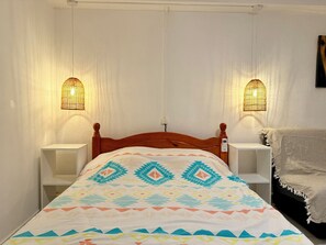 1 habitación, tabla de planchar con plancha, wifi gratis y ropa de cama 