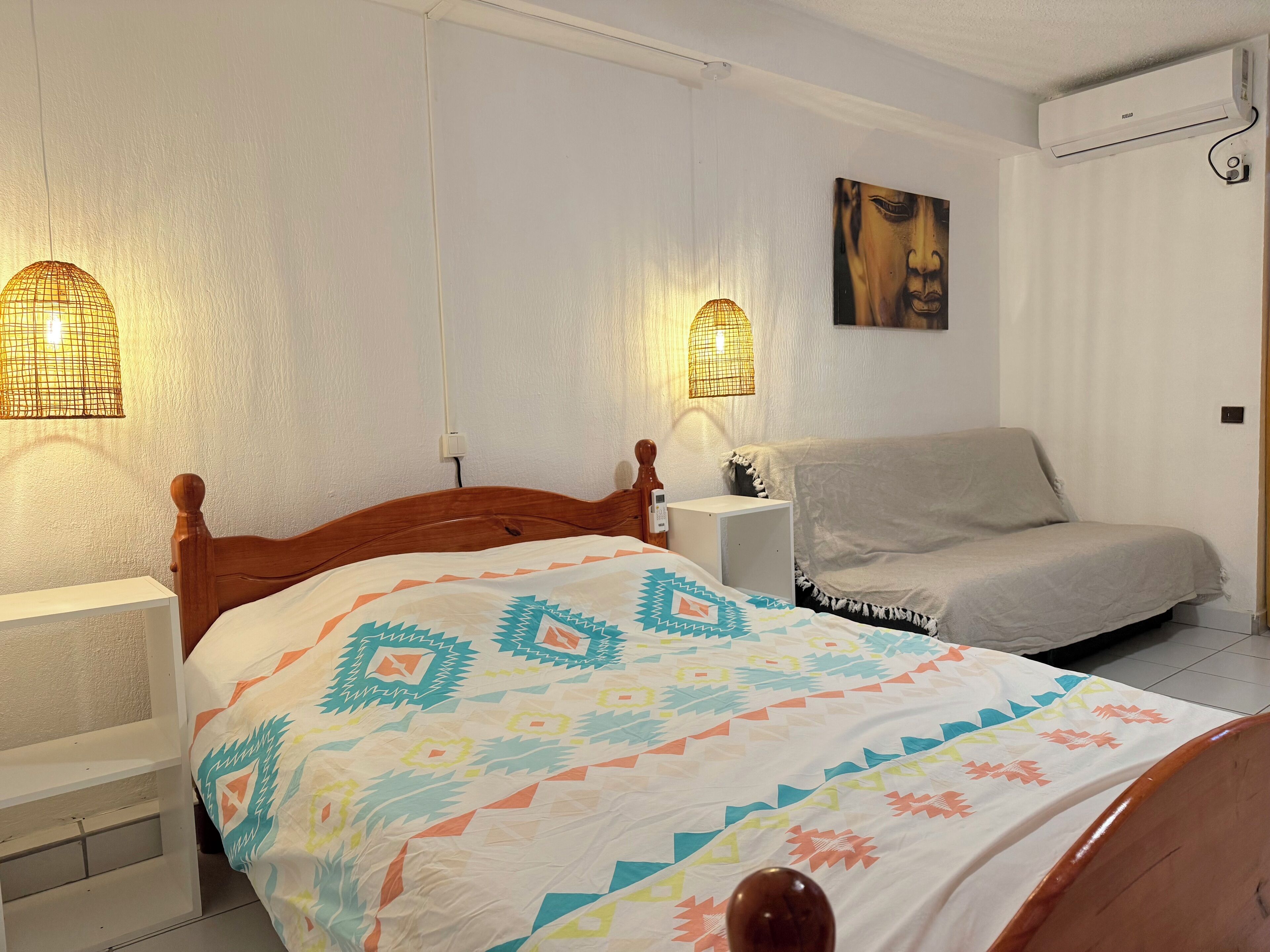 1 dormitorio, tabla de planchar con plancha, wifi gratis y ropa de cama