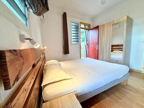 1 chambre, fer et planche à repasser, Wi-Fi gratuit