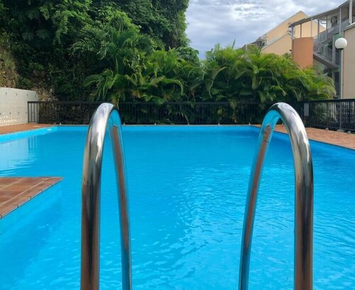 Studio Lagon Bleu with swimming pool and independent entrance