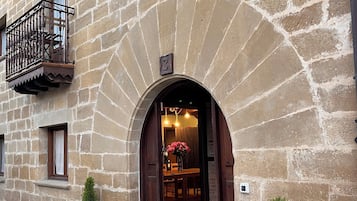 Façana frontal de l'allotjament