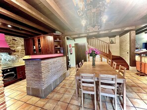 House | Living area | TV, DVD player - Agroturismo El Encuentro (Leza)