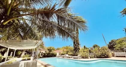 Elna's Haven - 4BR All ensuite villa in a private compound. Wifi, Swimming Pool