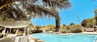 Elna's Haven - 4BR All ensuite villa in a private compound. Wifi, Swimming Pool