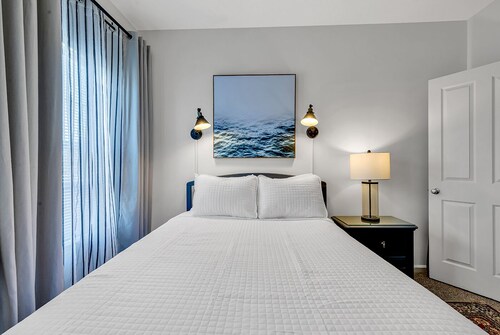 Legends Golf Condo Steps From Ailsa Pub | Pool