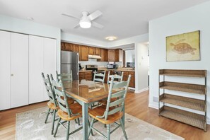 Dining - 215 Cedar Street Unit 4 Rose Garden - Lewes Beach (Lewes)