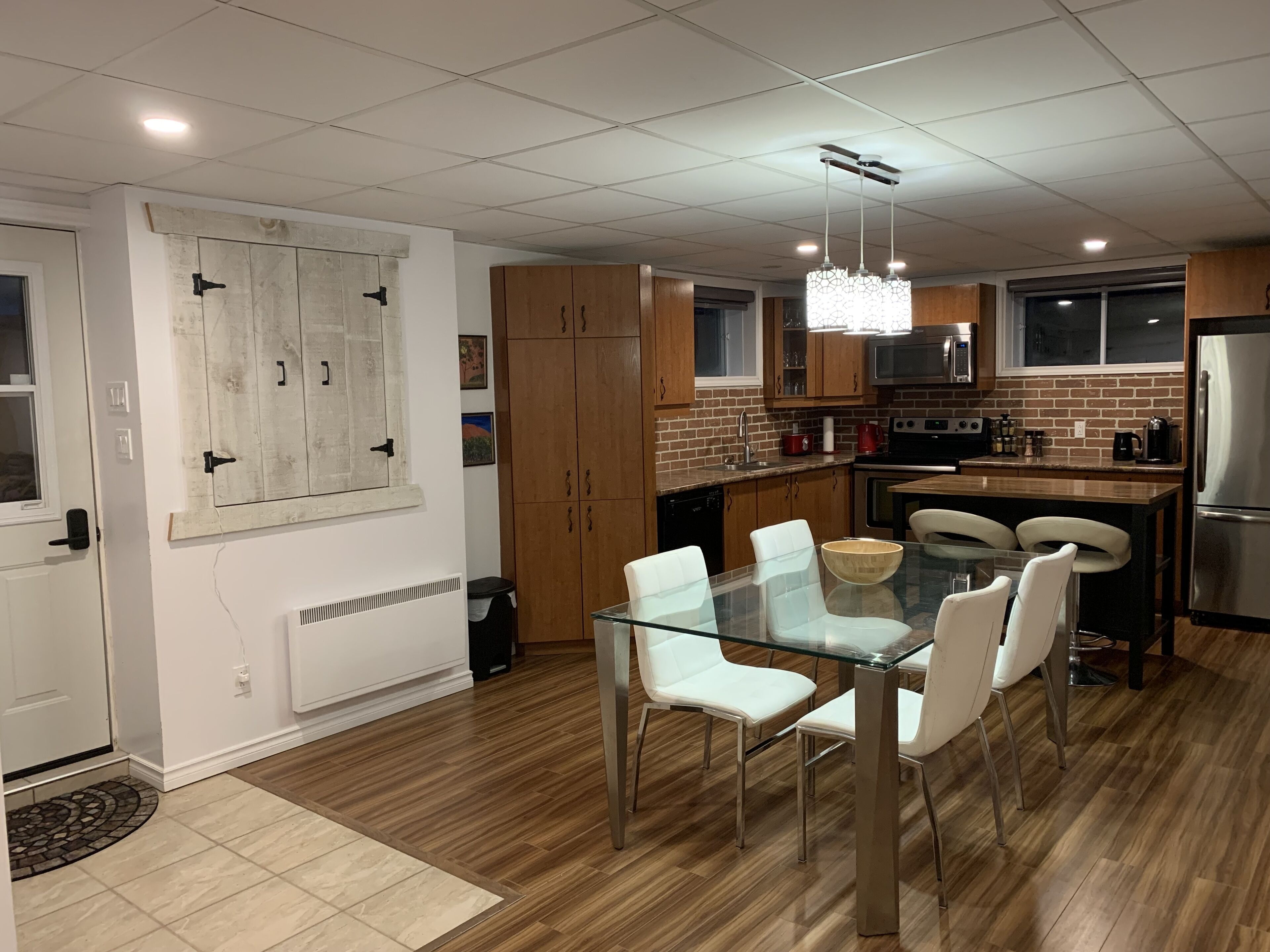 Geladeira, micro-ondas, fogão, cooktop