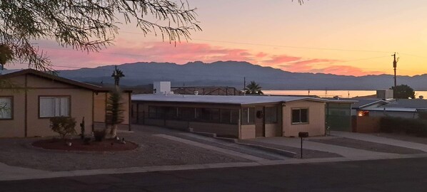 Exterior - Super cute place at Lake Havasu! (Lake Havasu City)