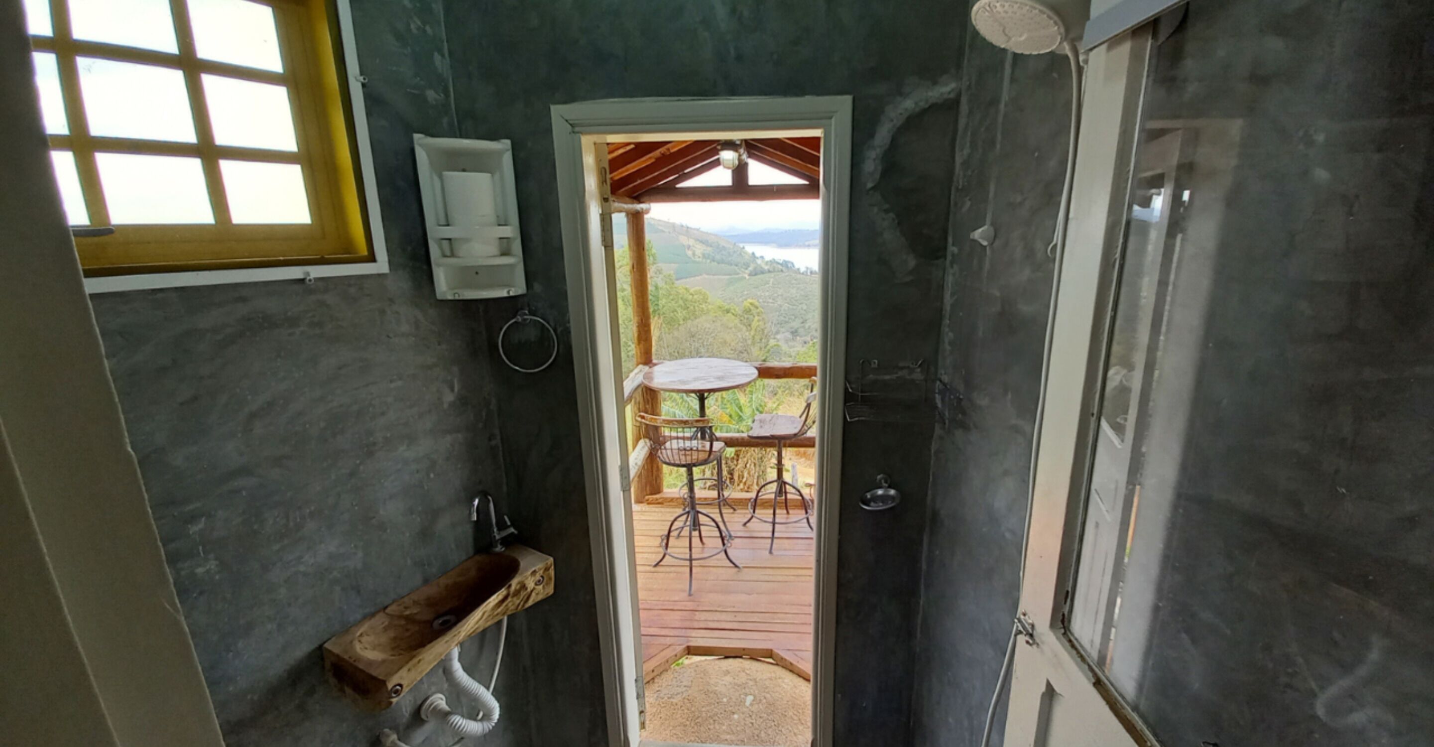 Casa das Pedras | Kylpyhuone | Pyyhkeet, saippua, sampoo, vessapaperi