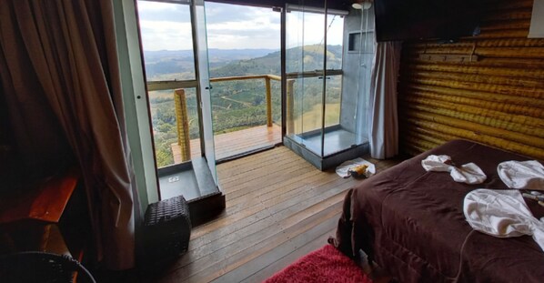 Cabana Suspensa Toca da Coruja | Travel crib, free WiFi, bed sheets