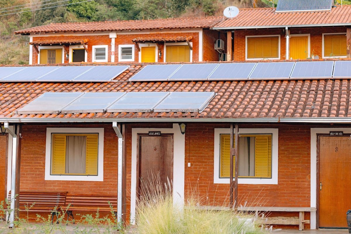 Chalé Família Quádruplo | Laptopgeeigneter Arbeitsplatz, Bügeleisen/Bügelbrett, Reisekinderbett