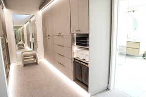 Studio (6 Bedrooms) | 6 bedrooms, iron/ironing board, bed sheets