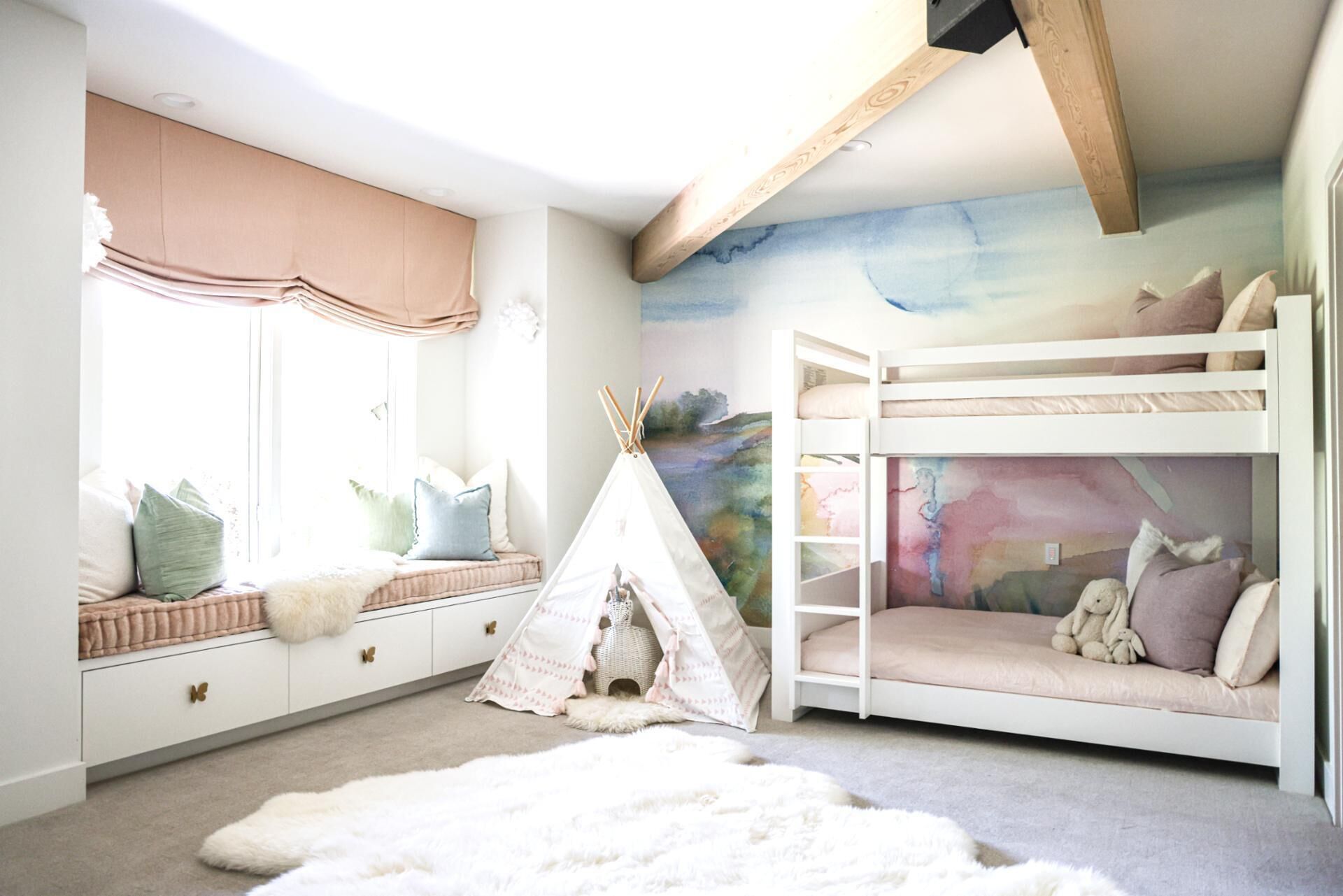 开间 (6 Bedrooms) | 6 多间卧室、熨斗/熨衣板、床单