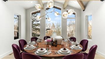 Estudio (6 Bedrooms) | Restaurantes