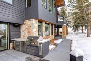 Estudio (6 Bedrooms) | Área de parrilladas y picnic