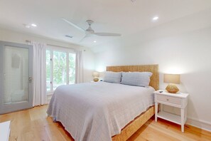 2 bedrooms, iron/ironing board, free WiFi, bed sheets