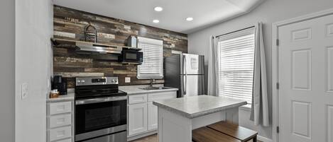 Refrigerador, microondas, horno, placa de cocina