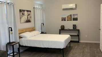 Iron/ironing board, bed sheets