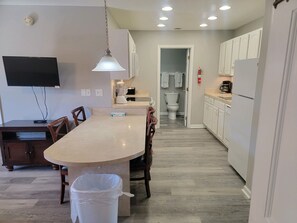 Fridge, microwave, dishwasher, cookware/dishes/utensils