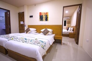 Exclusive-Zweibettzimmer, 2 Schlafzimmer, Nichtraucher, Buchtblick | Select-Comfort-Betten, kostenlose Minibar, Zimmersafe