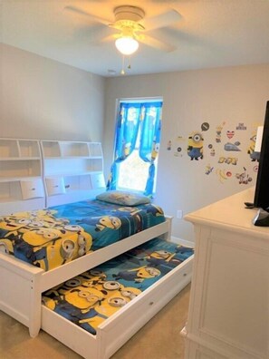 Casa geminada família | 4 quartos, ferros/tábuas de passar roupa, Wi-Fi de cortesia