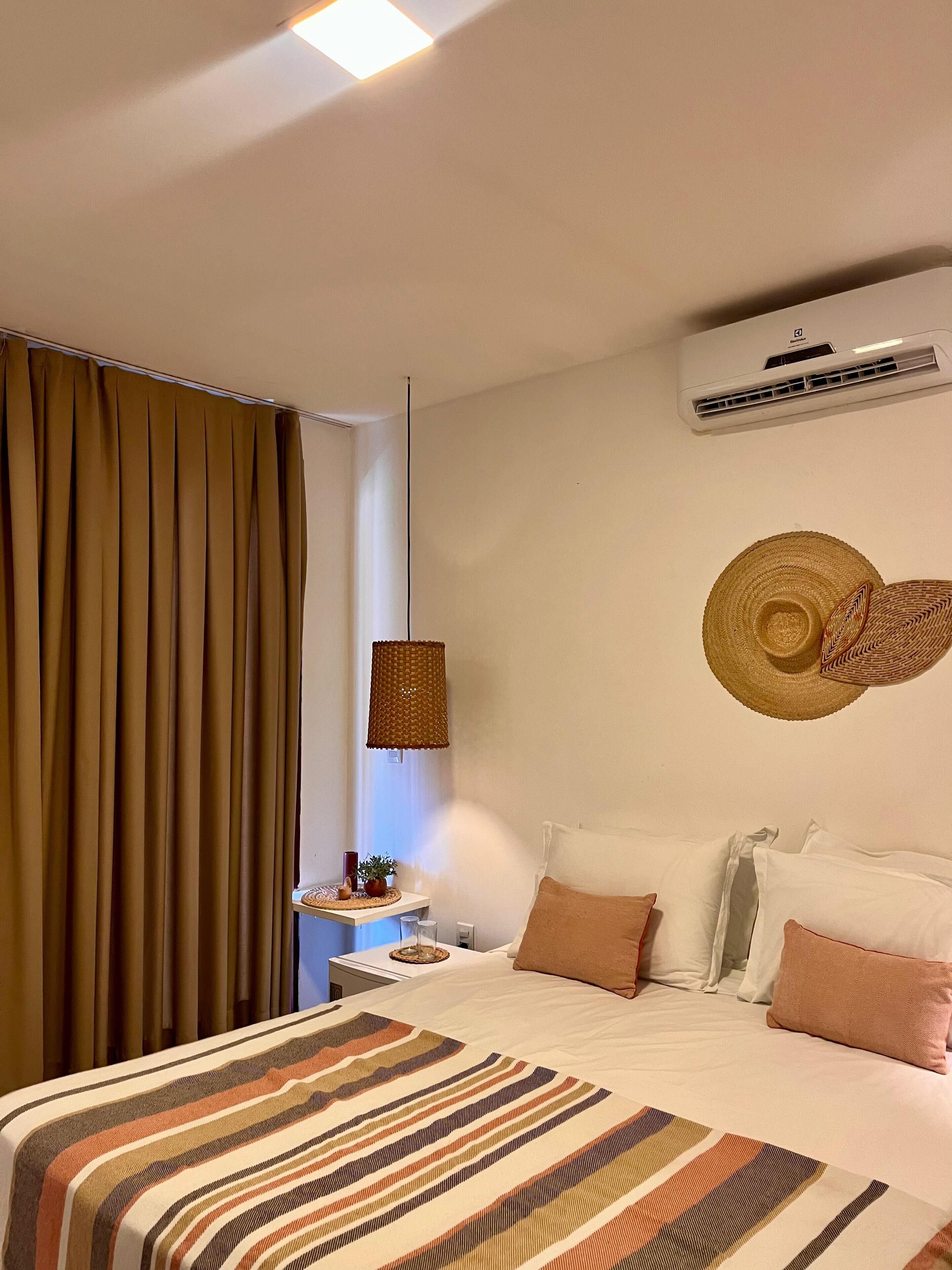 Deluxe Twin Room | Laptop workspace, soundproofing, free WiFi