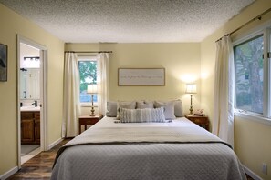 3 bedrooms, iron/ironing board, internet, bed sheets