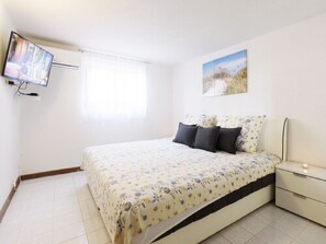 1 soverom, internettilgang og sengetøy