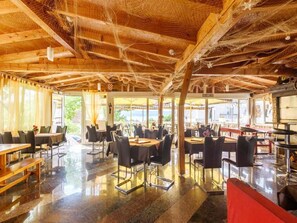 Dining - Apartments Smilje i Maslina - One Bedroom Apartment with Terrace 2 (Karin Gornji)