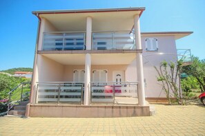 Exterior - Apartment Mara Tribunj (Tribunj)