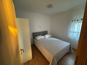 1 chambre, accès au Wi-Fi (inclus), literie fournie