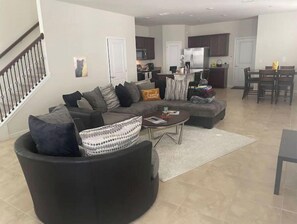 Smart TV, music library, stereo, printers