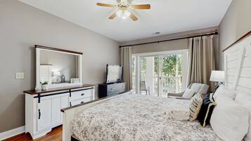 2 bedrooms, iron/ironing board, Internet, bed sheets