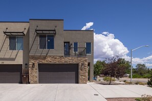 Exterior - Sleeps 46: Townies | Pool/Spa | Garage | Downtown Location | Entrada 420/424/428 (Moab)