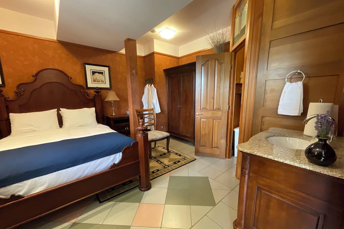 Comfort Double Room, Garden View | Desk, laptop workspace, iron/ironing board, free WiFi