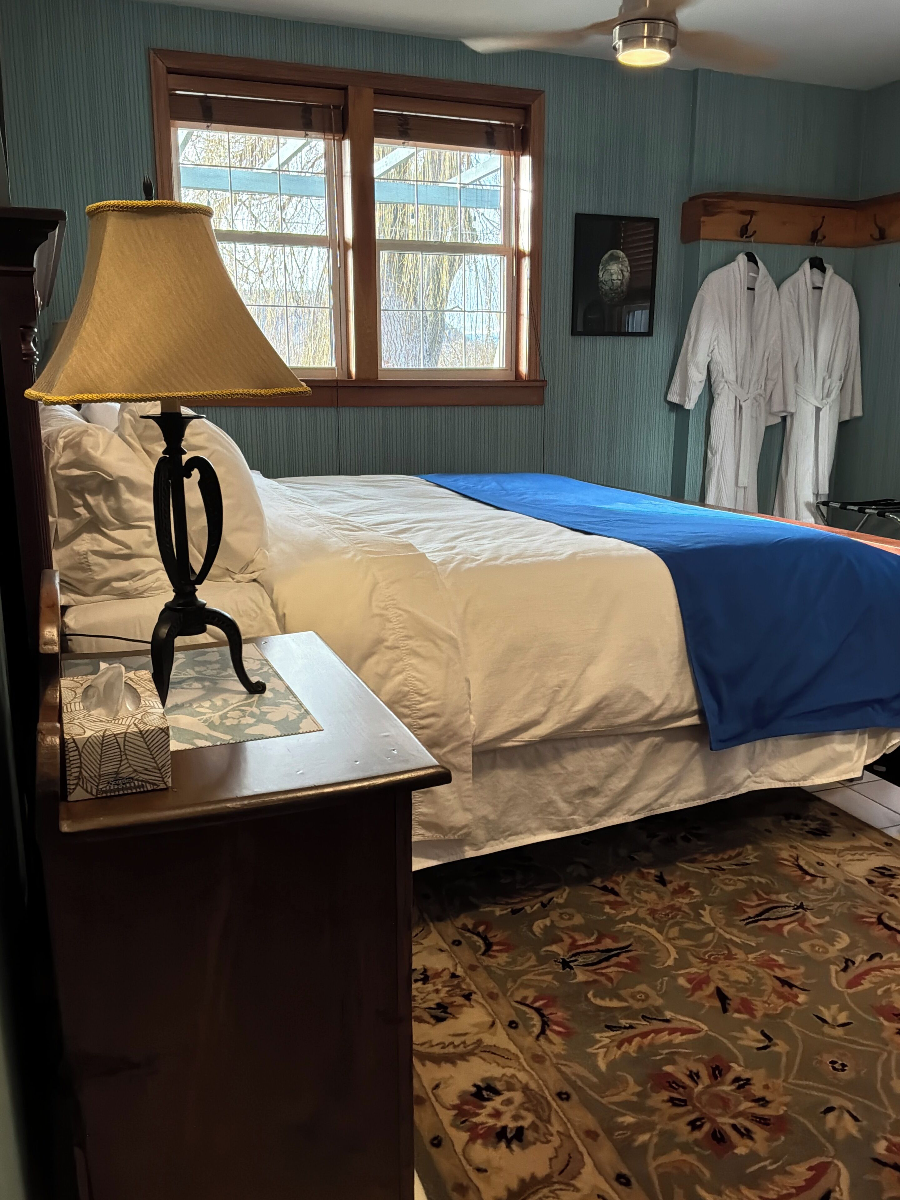 Deluxe Double Room, 1 King Bed, Non Smoking, Mountain View | Egyptian cotton sheets, premium bedding, down duvets, pillow-top beds