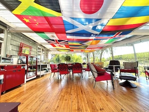 BBQ/picnic area - Blackbird Glen Bed and Breakfast (Kelowna)