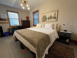 Comfort Double or Twin Room | Desk, laptop workspace, iron/ironing board, free WiFi - Blackbird Glen Bed and Breakfast (Kelowna)