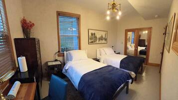 Comfort Double or Twin Room | Desk, laptop workspace, iron/ironing board, free WiFi