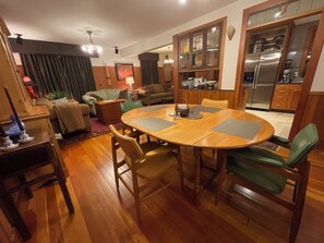 含每日現點現煮早餐