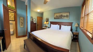 Deluxe Double Room, 1 King Bed, Non Smoking, Mountain View | Egyptian cotton sheets, premium bedding, individually decorated